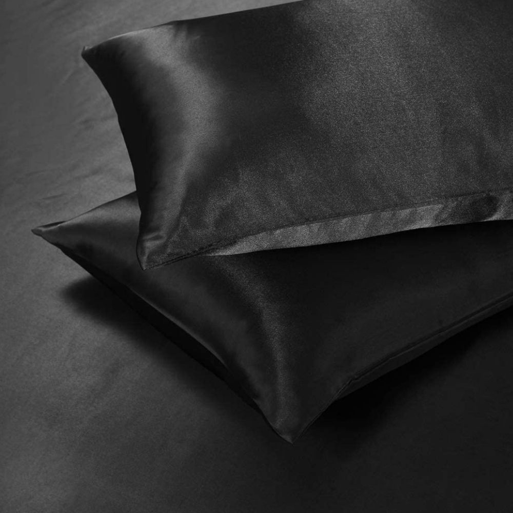 Satin Silk Bedding Set: image 3