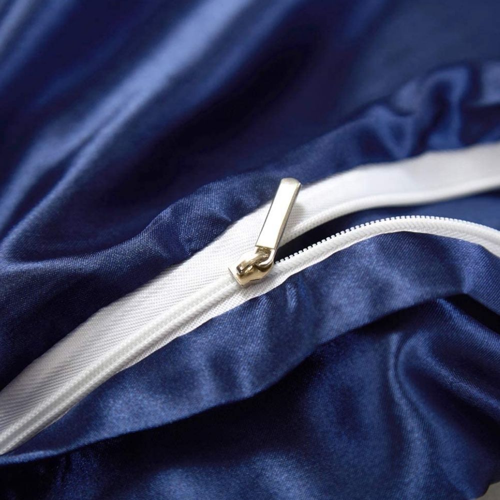 Satin Silk Bedding Set: image 8
