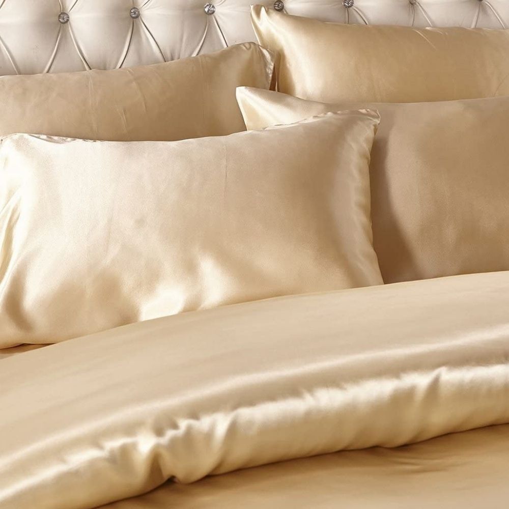 Satin Silk Bedding Set: image 10