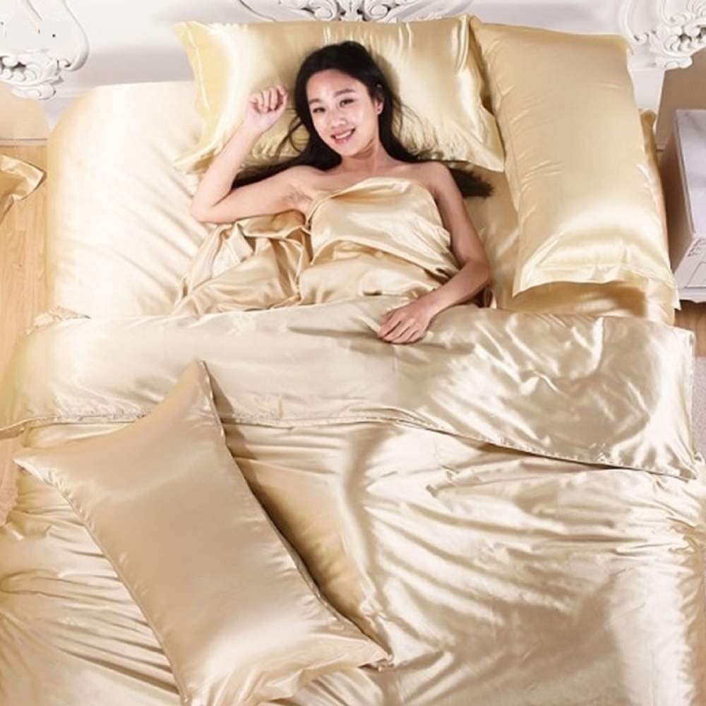 Satin Silk Bedding Set: image 13