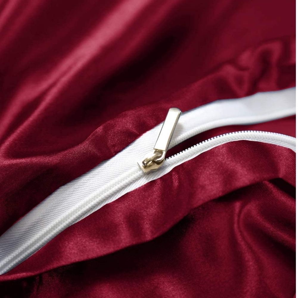 Satin Silk Bedding Set: image 15