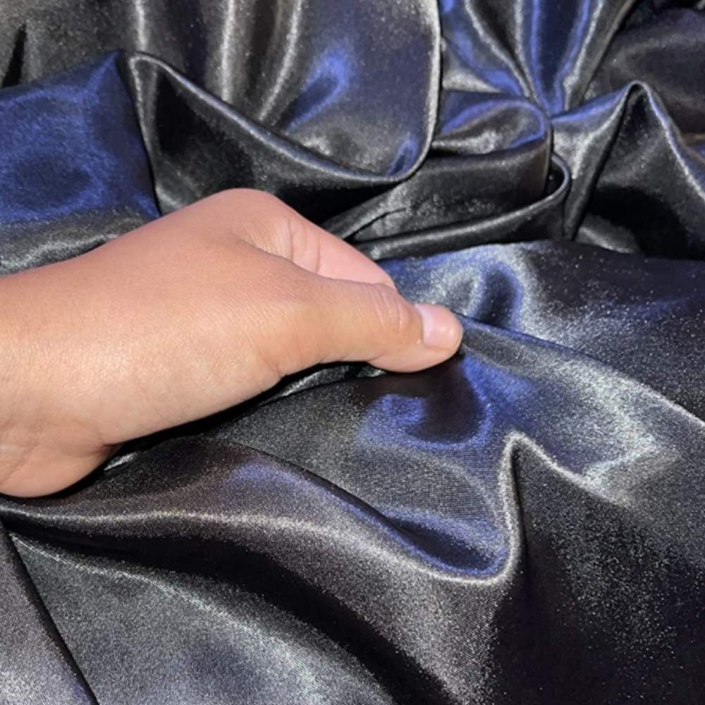 Satin Silk Bedding Set: image 21